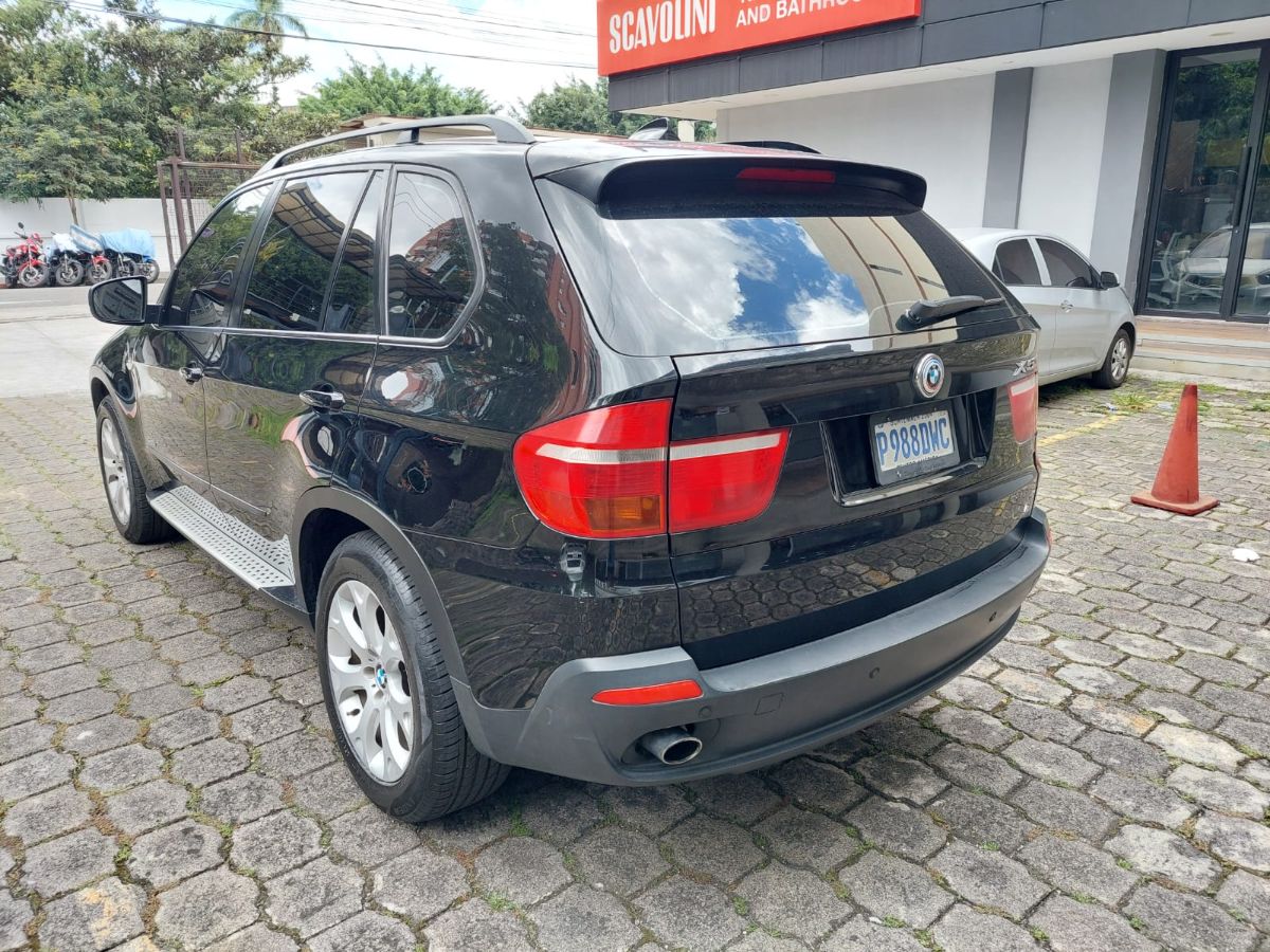 BMW X5 - 2010                                        