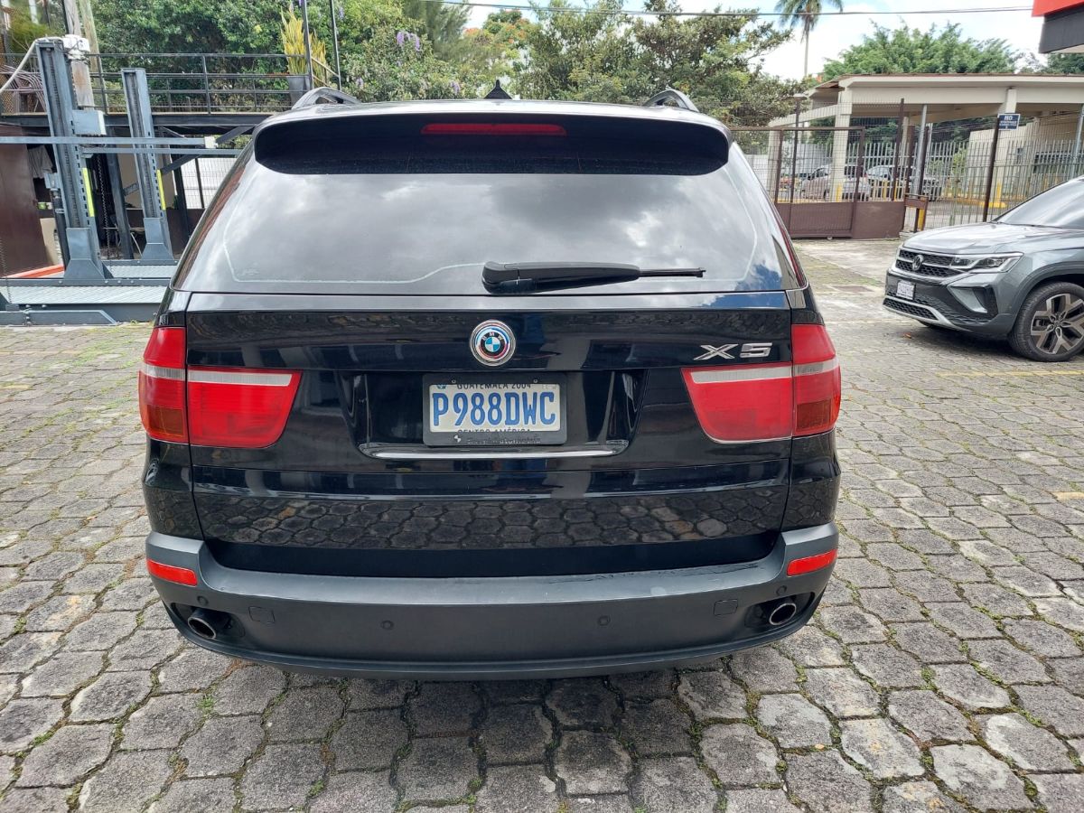 BMW X5 - 2010                                        