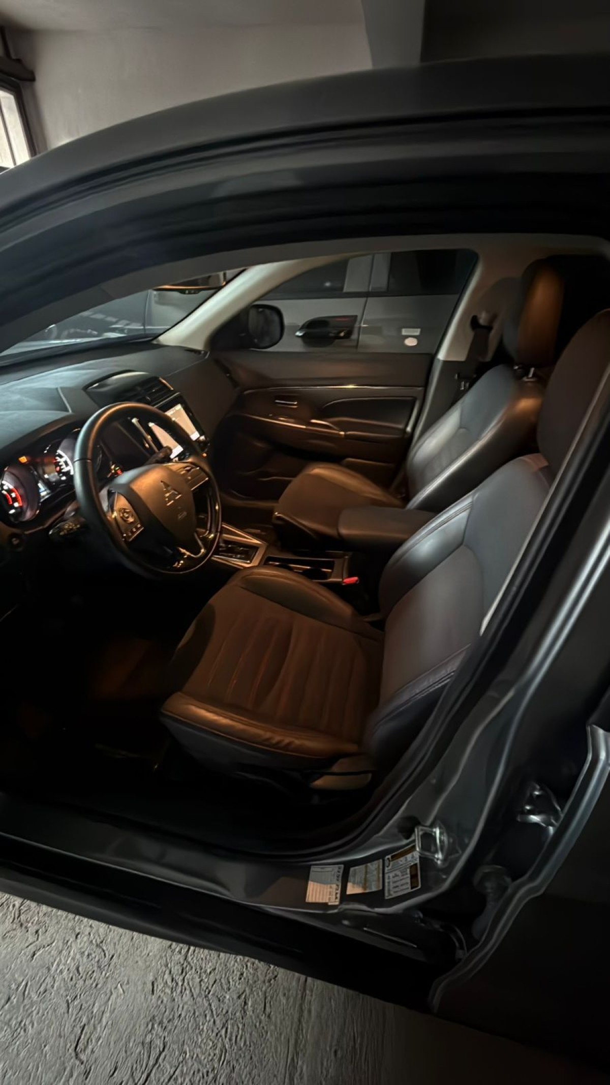 MITSUBISHI OUTLANDER SPORT - 2023                                        