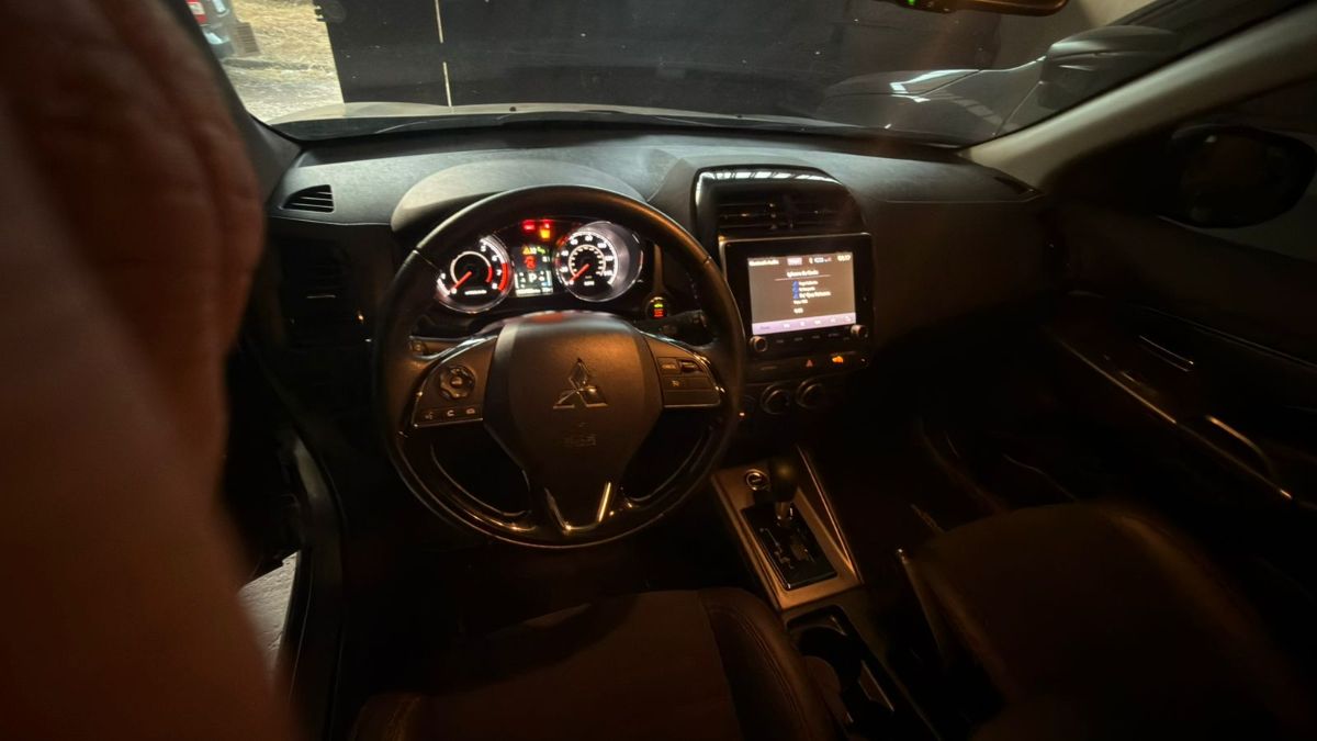 MITSUBISHI OUTLANDER SPORT - 2023                                        