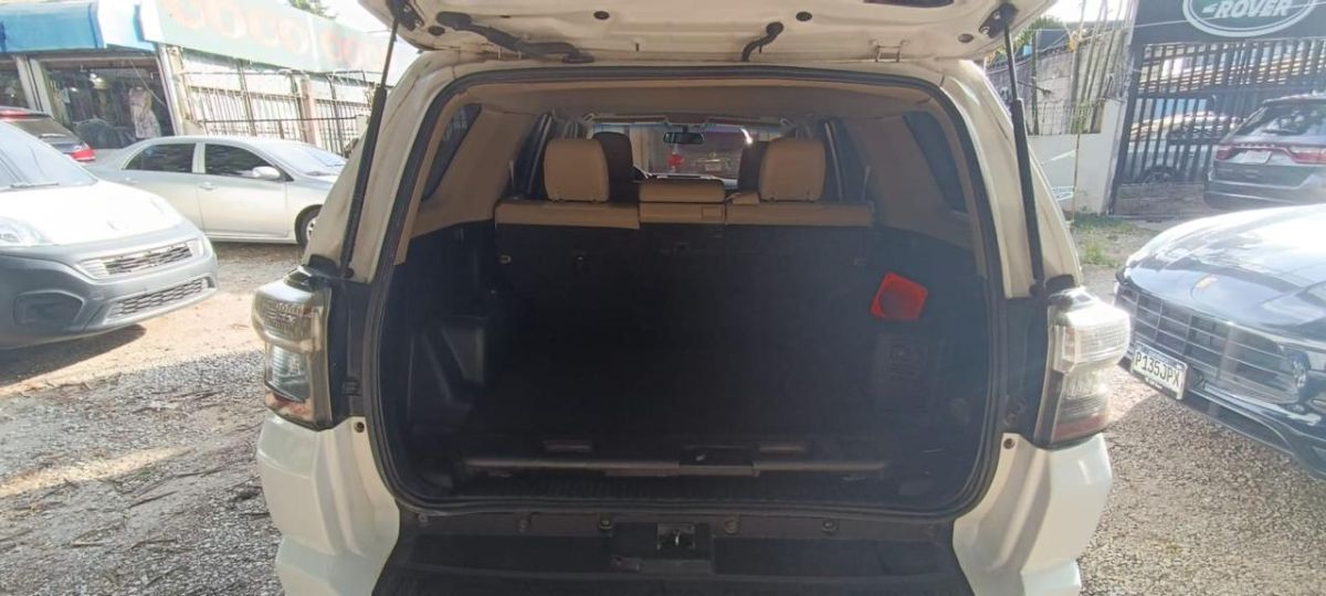 TOYOTA 4 RUNNER - 2018                                        