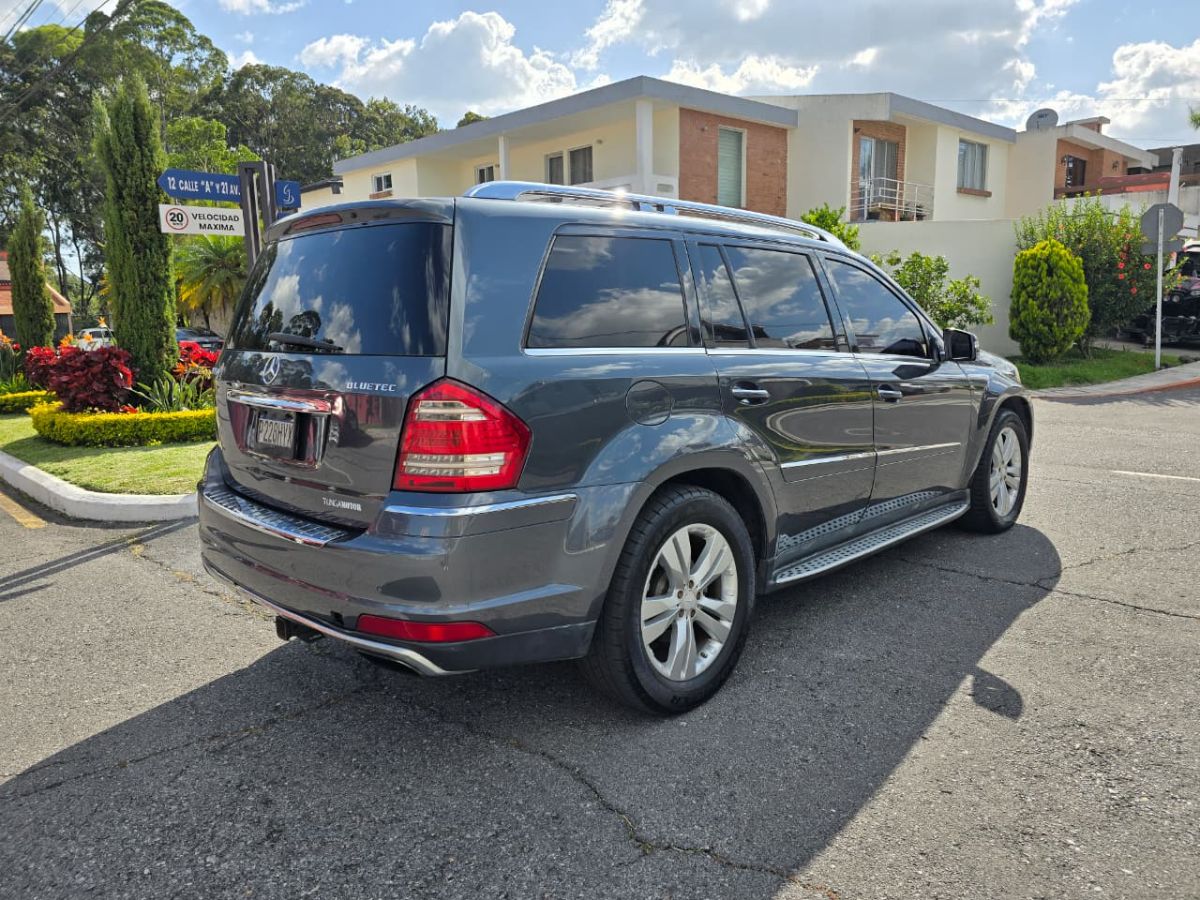MERCEDES-BENZ GL350 D - 2011                                        