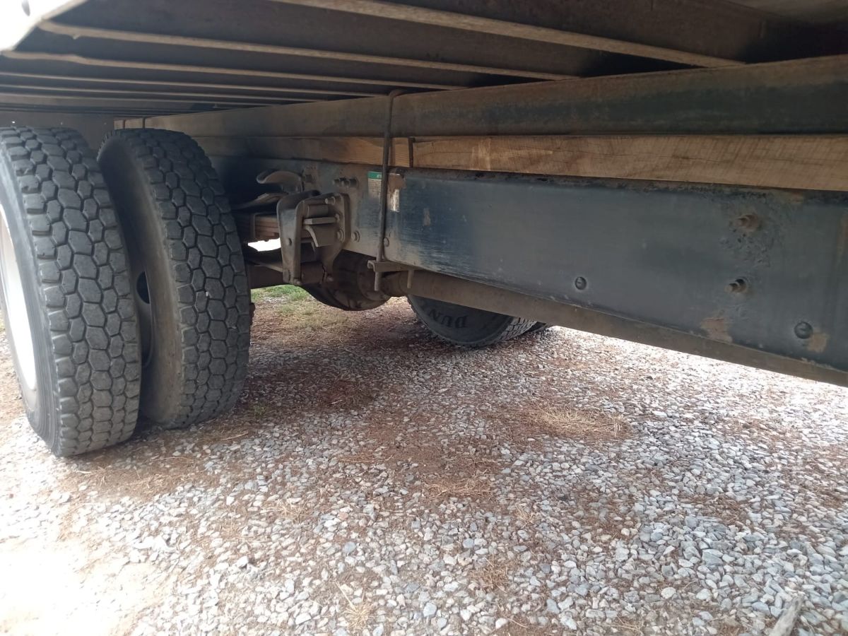 FREIGHTLINER FL70 - 1999                                        