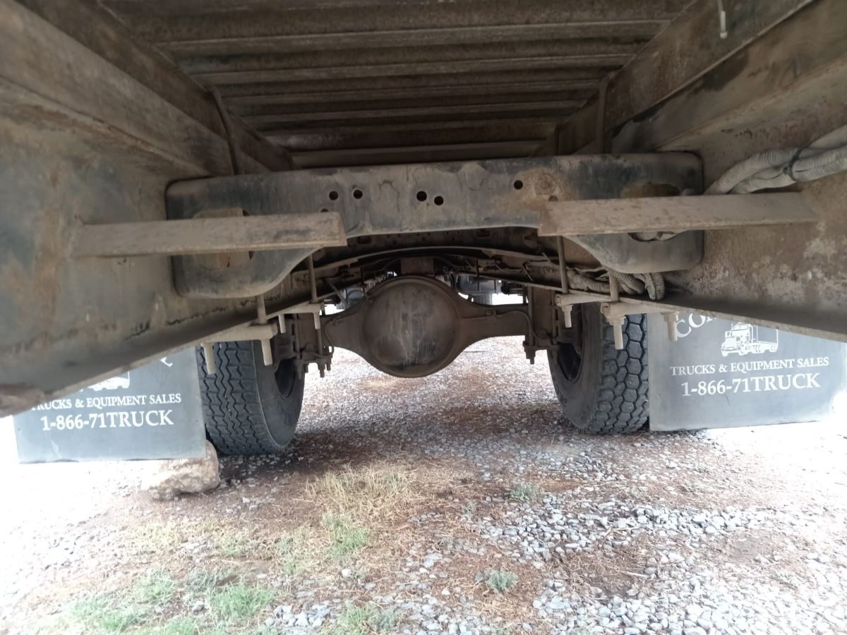 FREIGHTLINER FL70 - 1999                                        