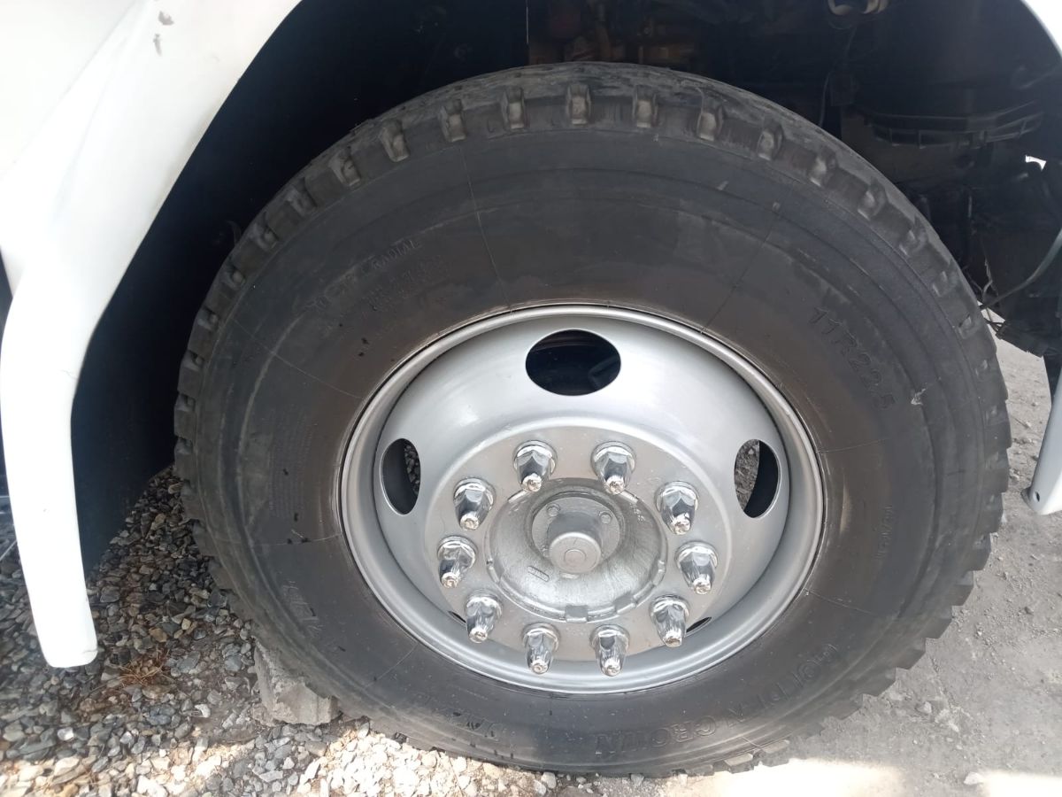 FREIGHTLINER FL70 - 1999                                        