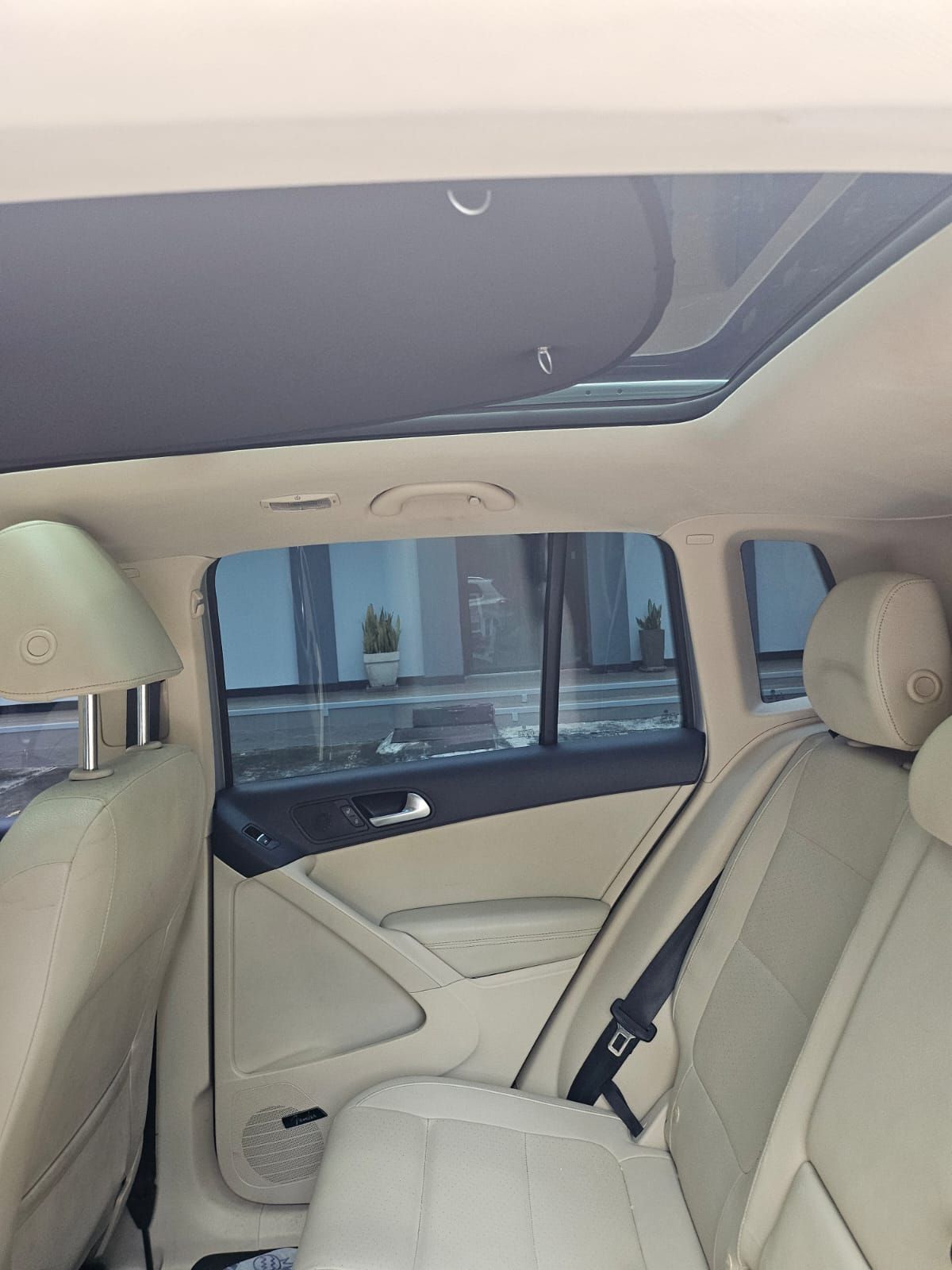 VOLKSWAGEN TIGUAN - 2014                                        