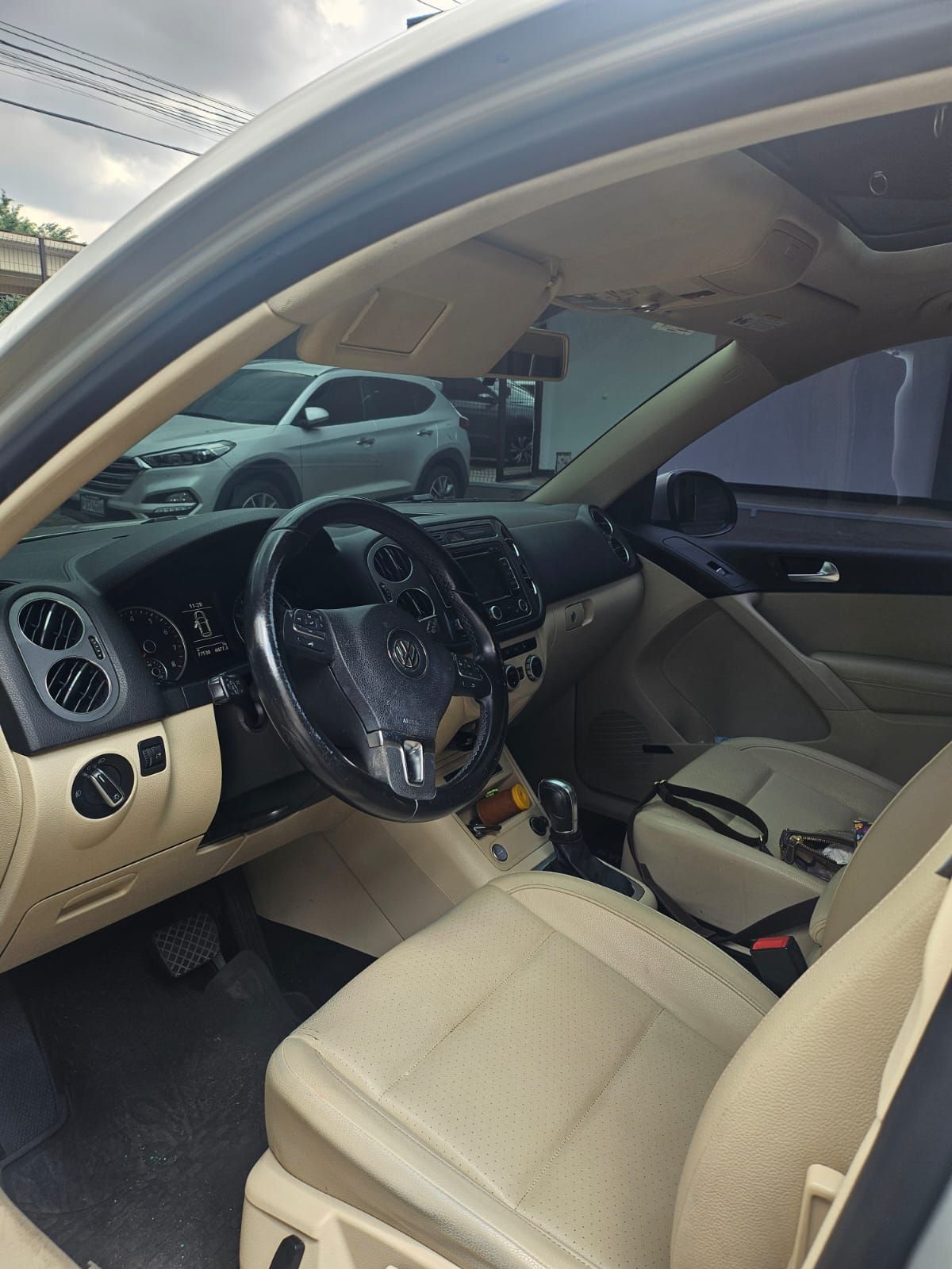 VOLKSWAGEN TIGUAN - 2014                                        