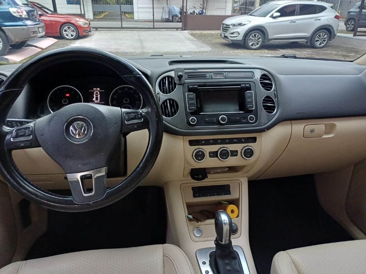 VOLKSWAGEN TIGUAN - 2014                                        