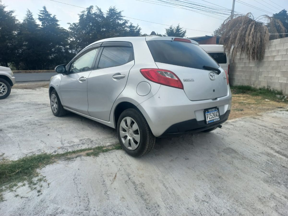 MAZDA DEMIO  - 2011                                        