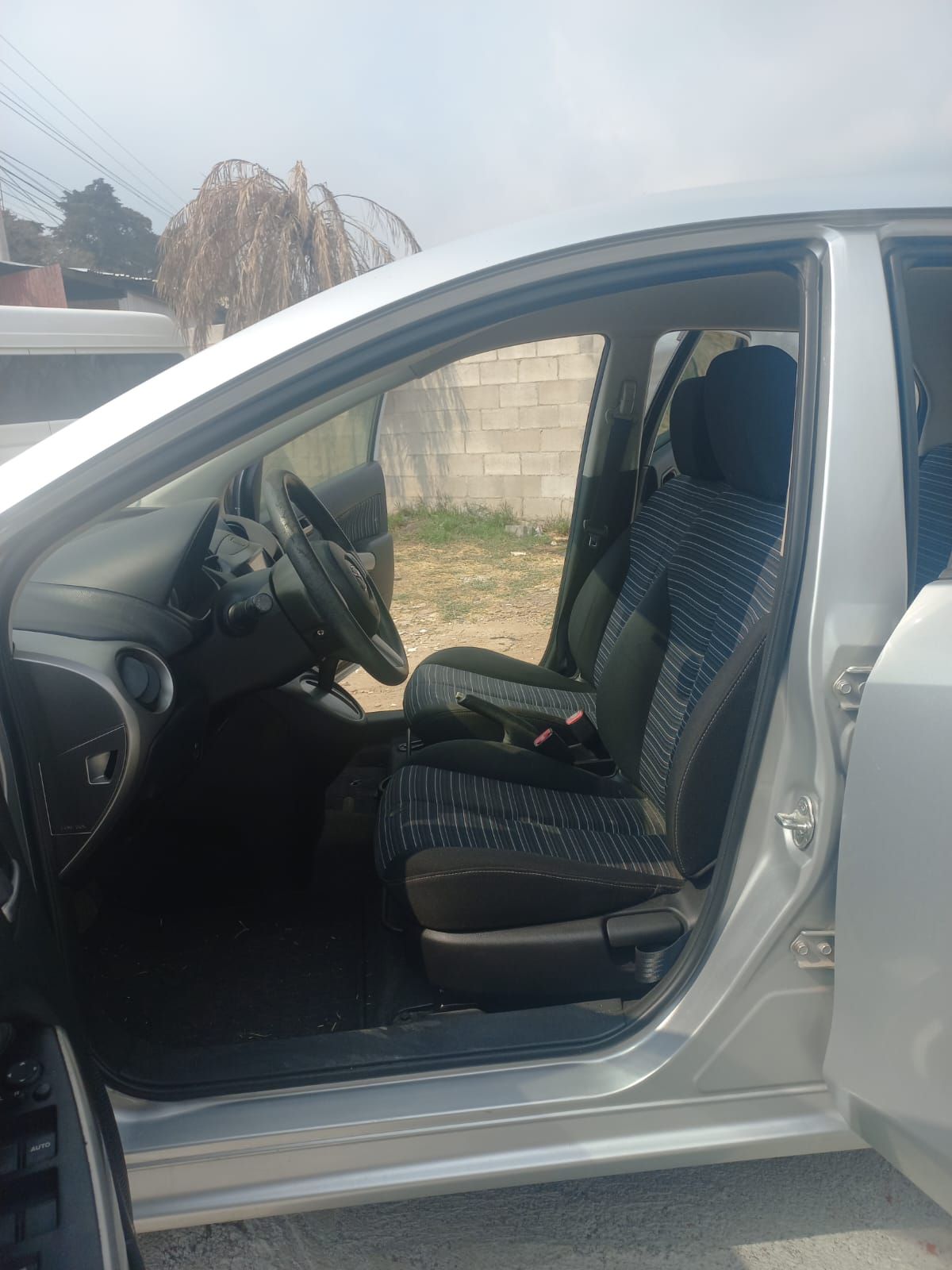 MAZDA DEMIO  - 2011                                        
