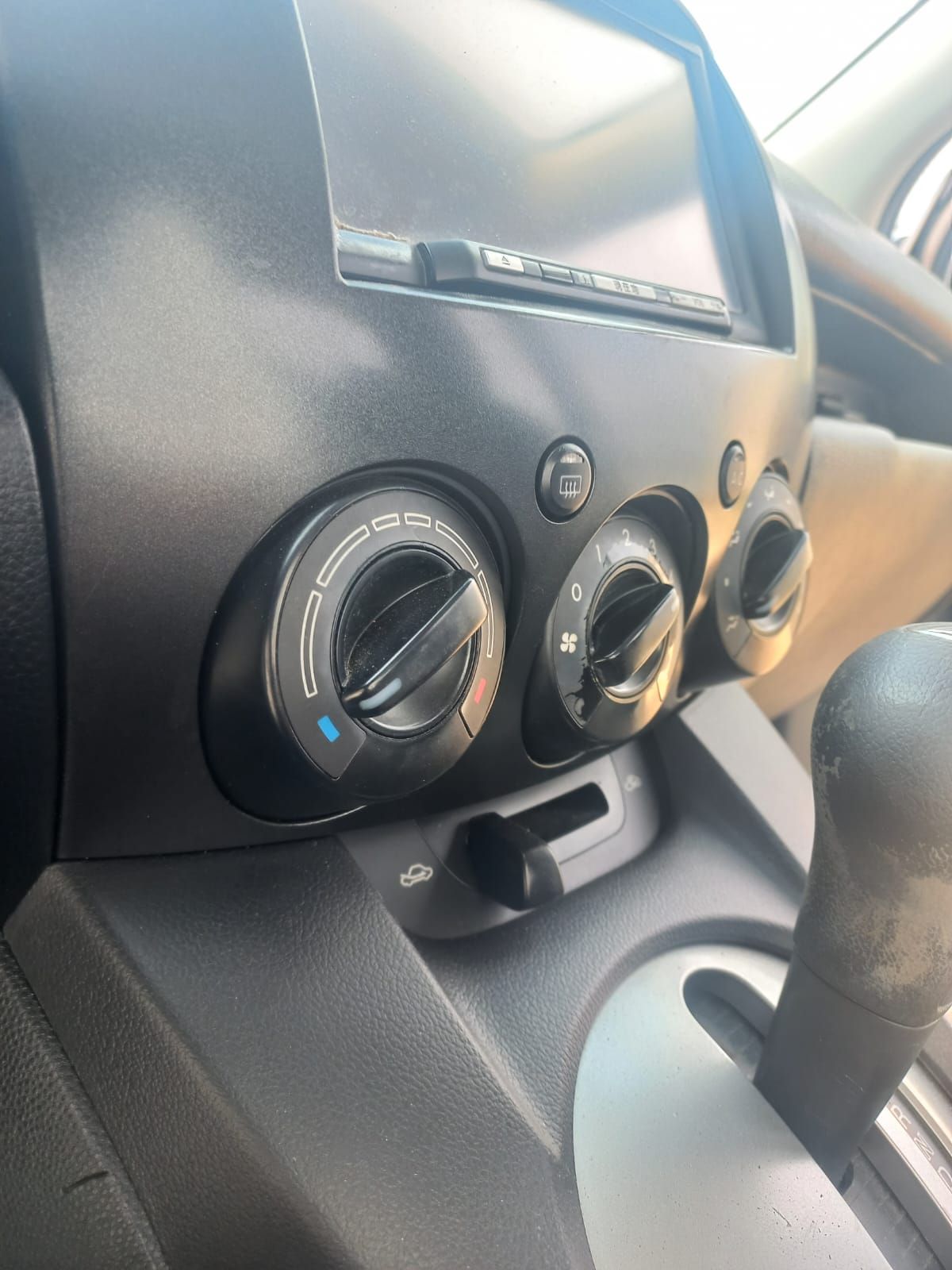 MAZDA DEMIO  - 2011                                        