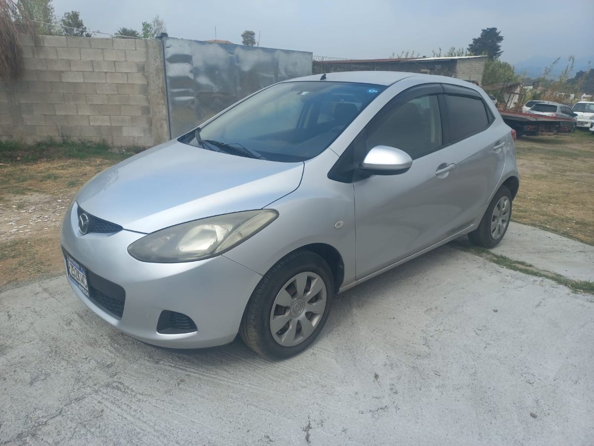 MAZDA DEMIO  - 2011                                        