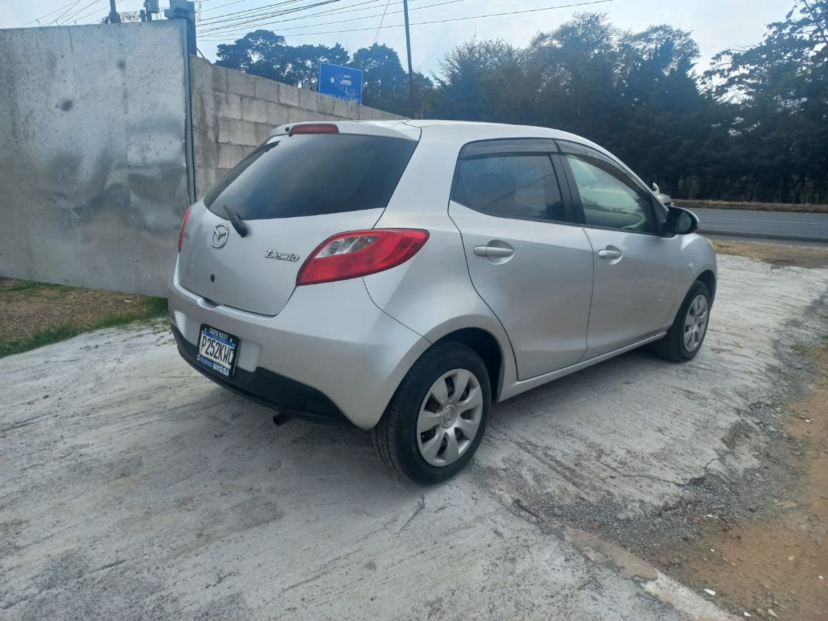 MAZDA DEMIO  - 2011                                        
