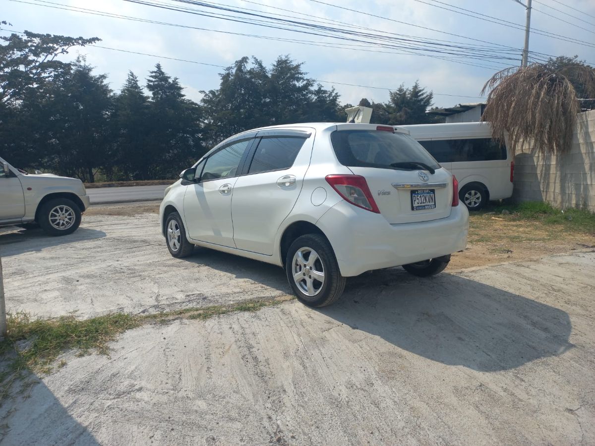 TOYOTA VITZ - 2014                                        