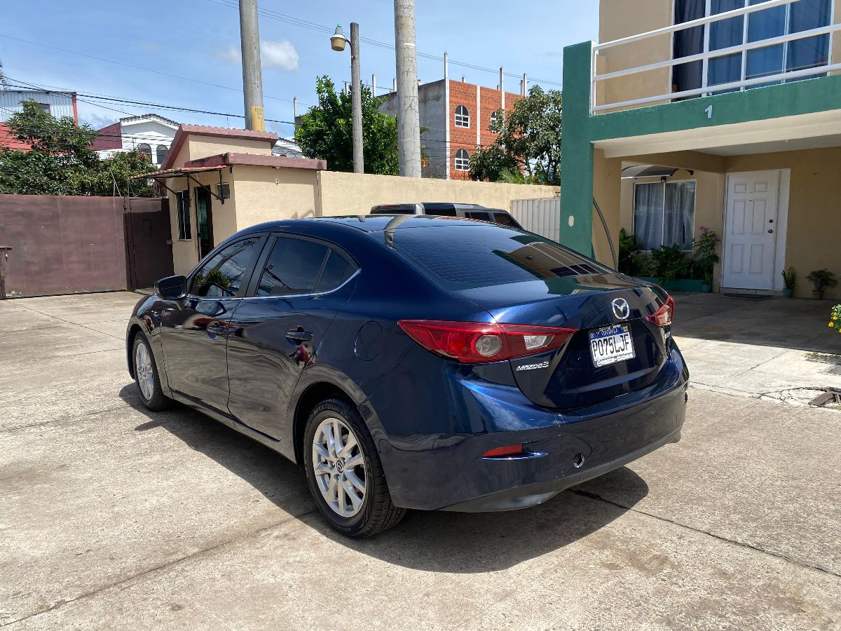MAZDA 3 - 2016                                        