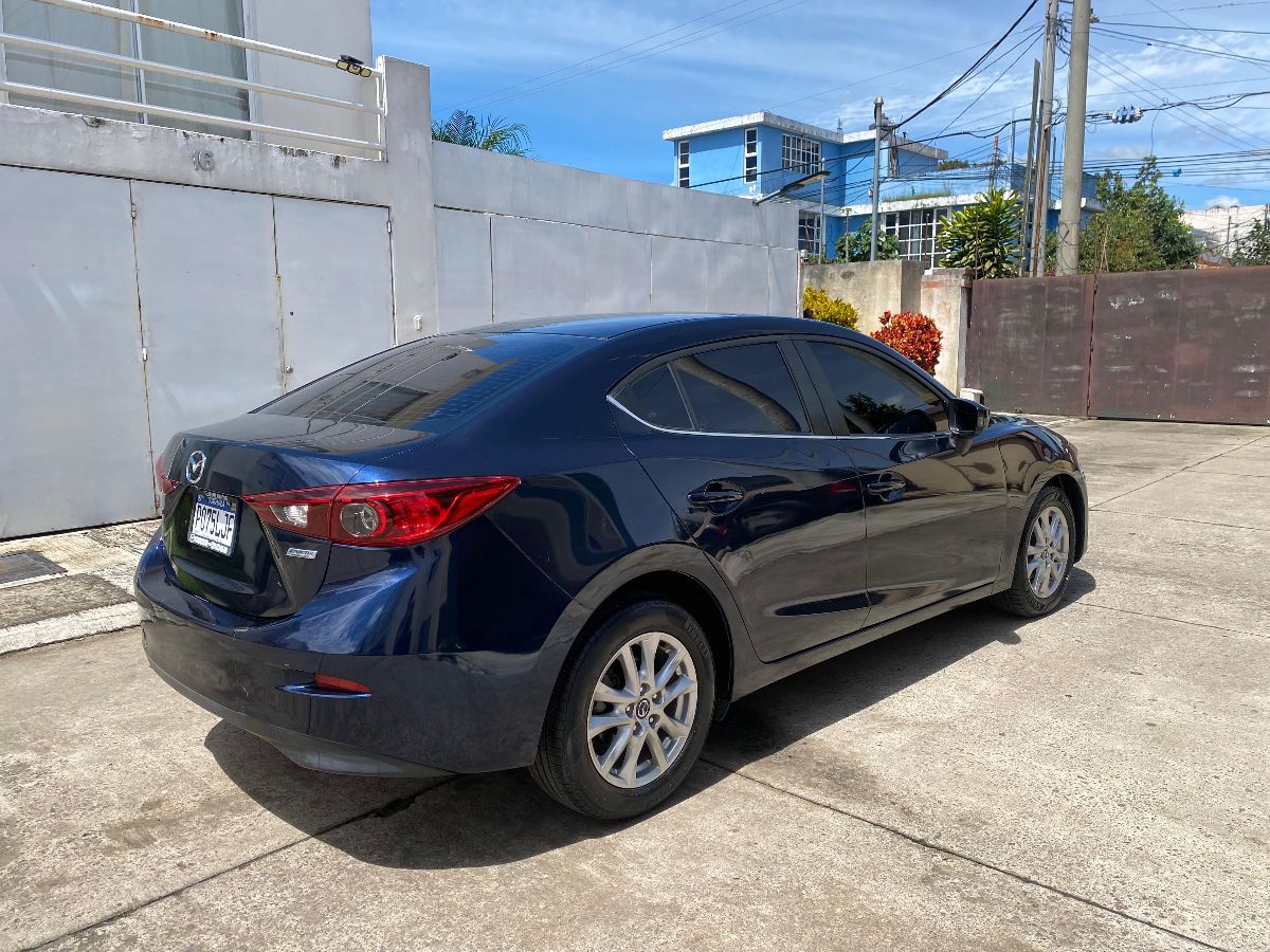 MAZDA 3 - 2016                                        