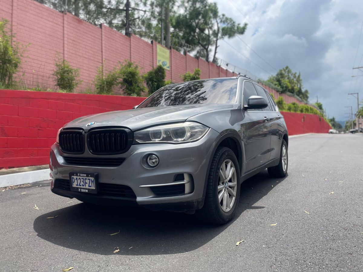 BMW X5 - 2016                                        
