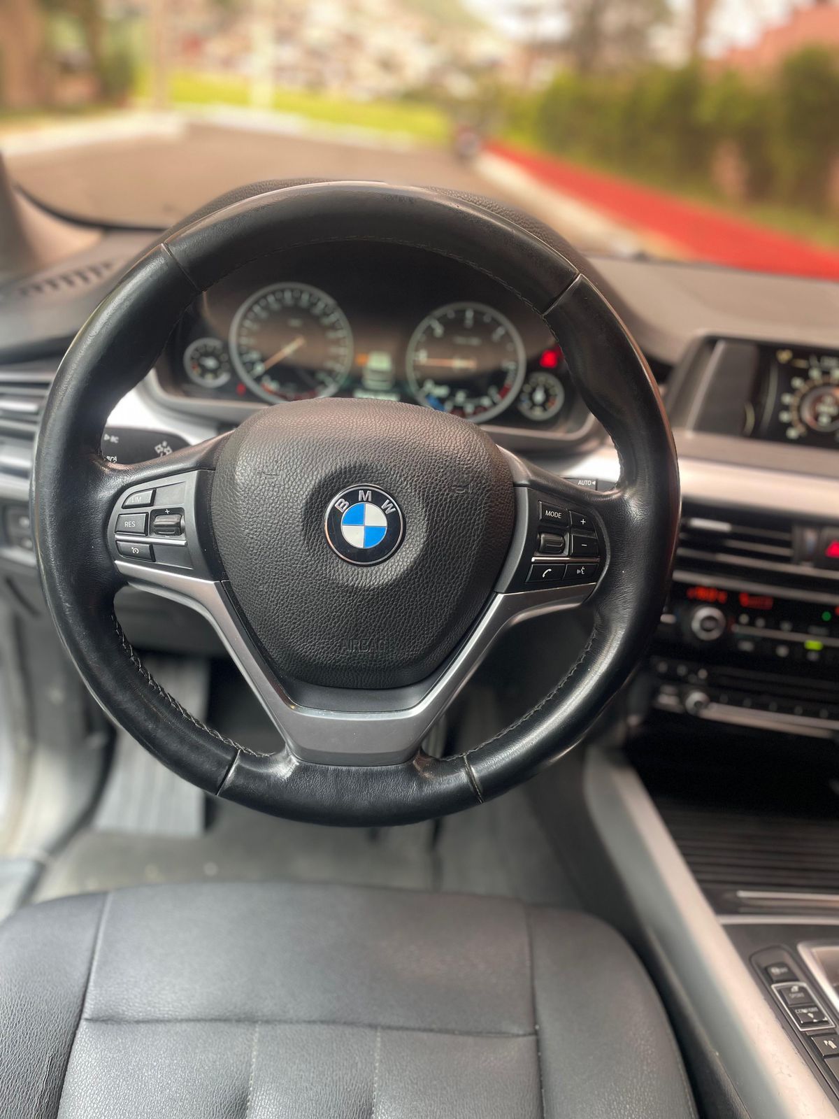 BMW X5 - 2016                                        