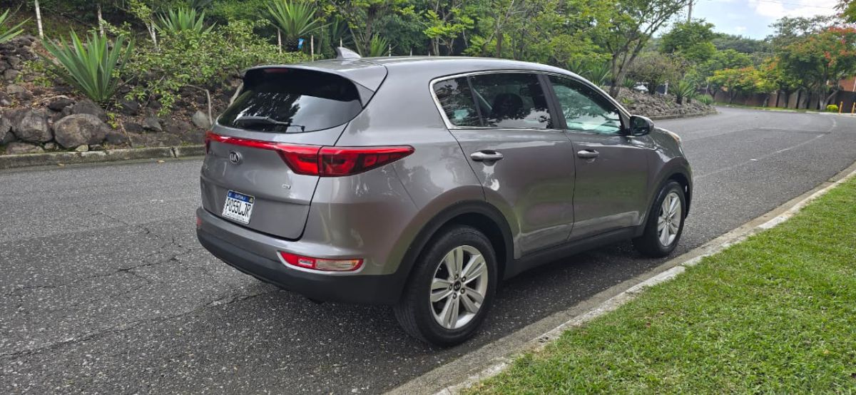KIA SPORTAGE - 2017                                        