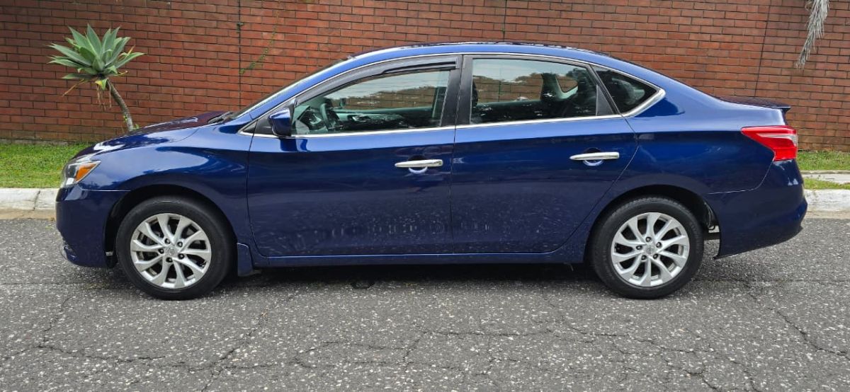 NISSAN SENTRA - 2017                                        