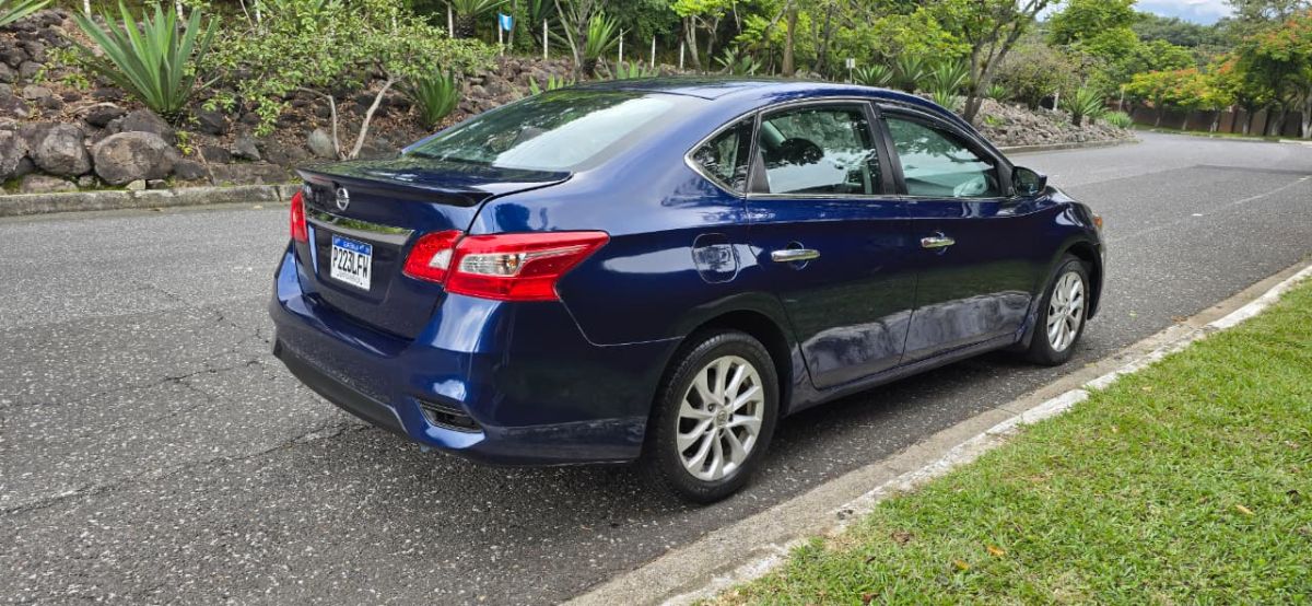 NISSAN SENTRA - 2017                                        