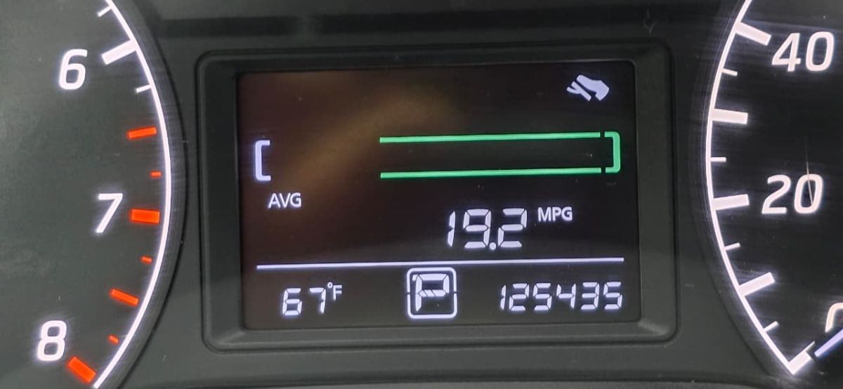 NISSAN SENTRA - 2017                                        