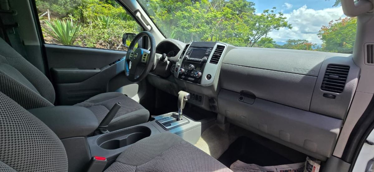 NISSAN FRONTIER - 2015                                        