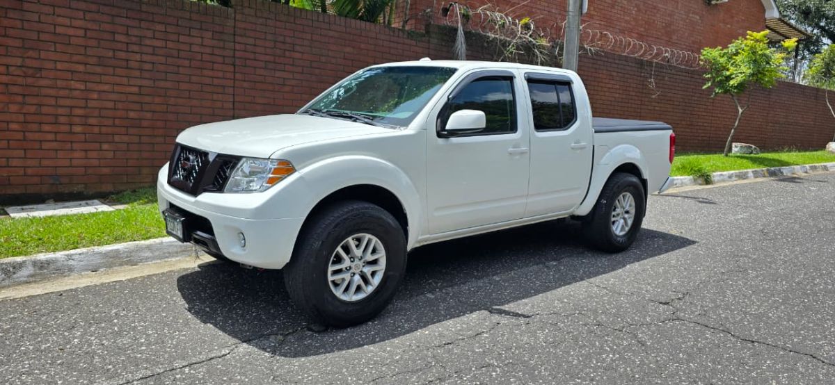 NISSAN FRONTIER - 2015                                        