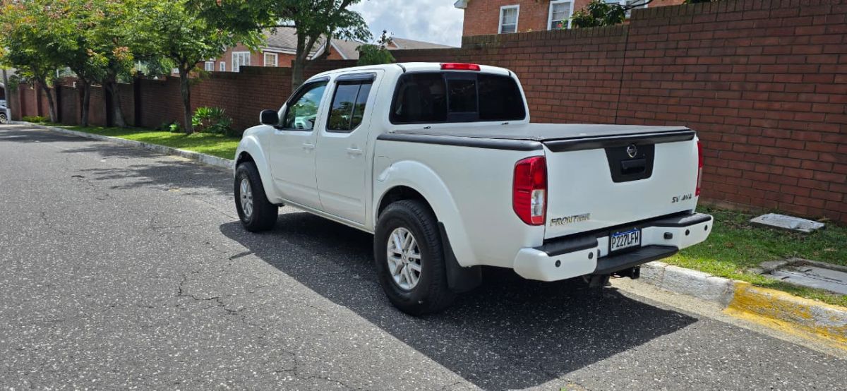 NISSAN FRONTIER - 2015                                        