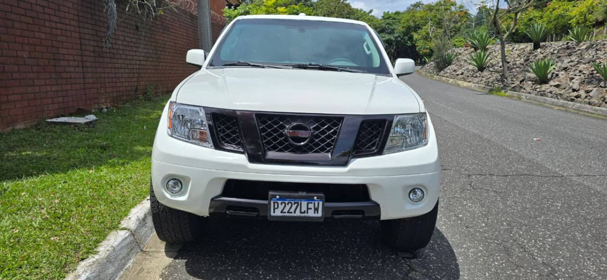 NISSAN FRONTIER - 2015                                        