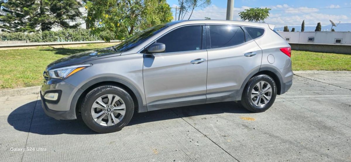HYUNDAI SANTA FE - 2016                                        