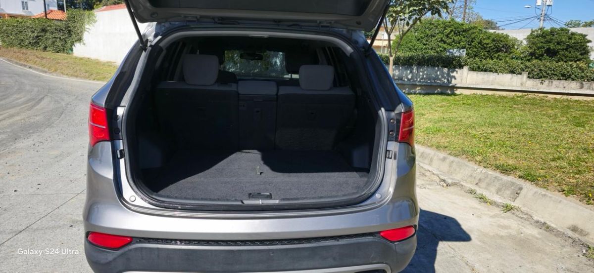 HYUNDAI SANTA FE - 2016                                        