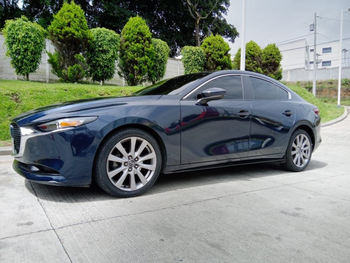MAZDA 3 - 2019                                        