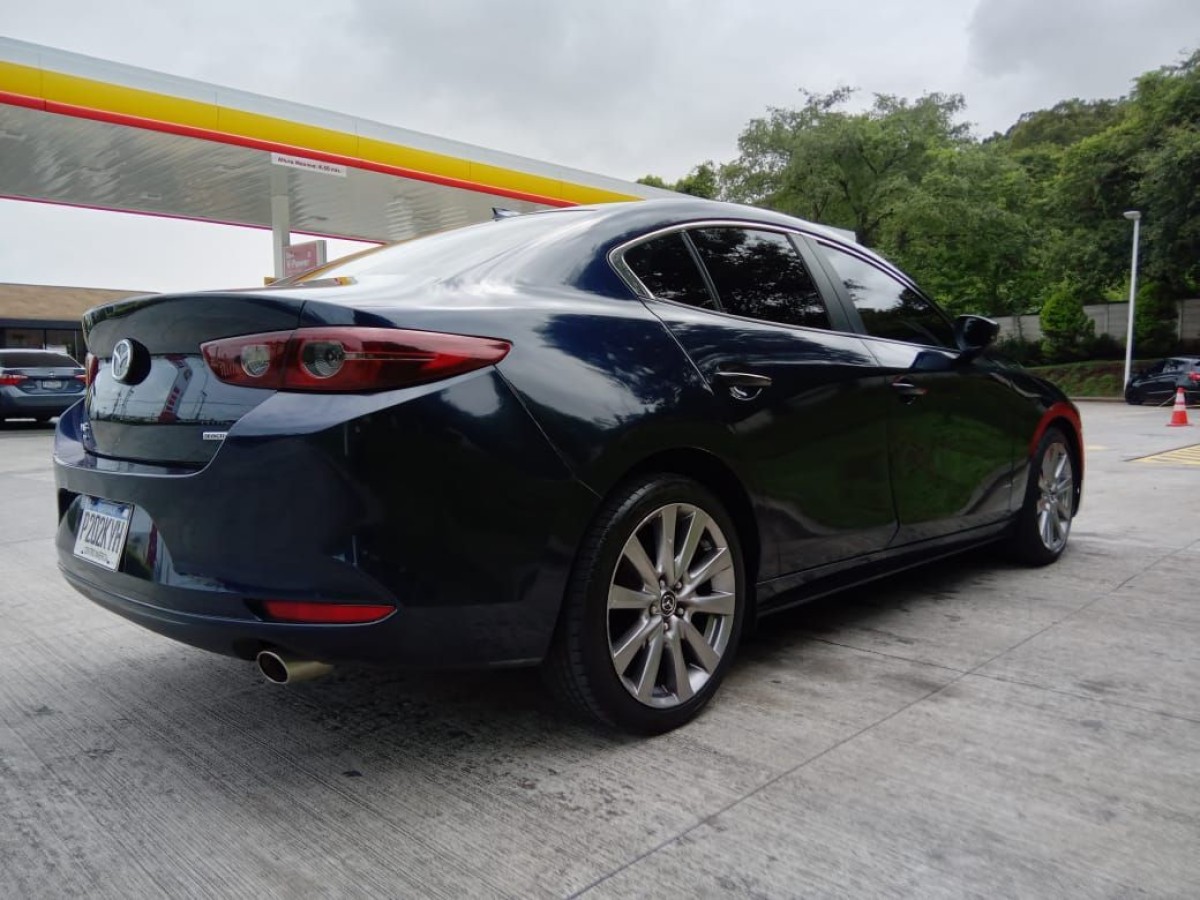 MAZDA 3 - 2019                                        
