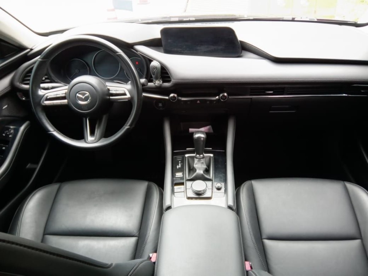 MAZDA 3 - 2019                                        