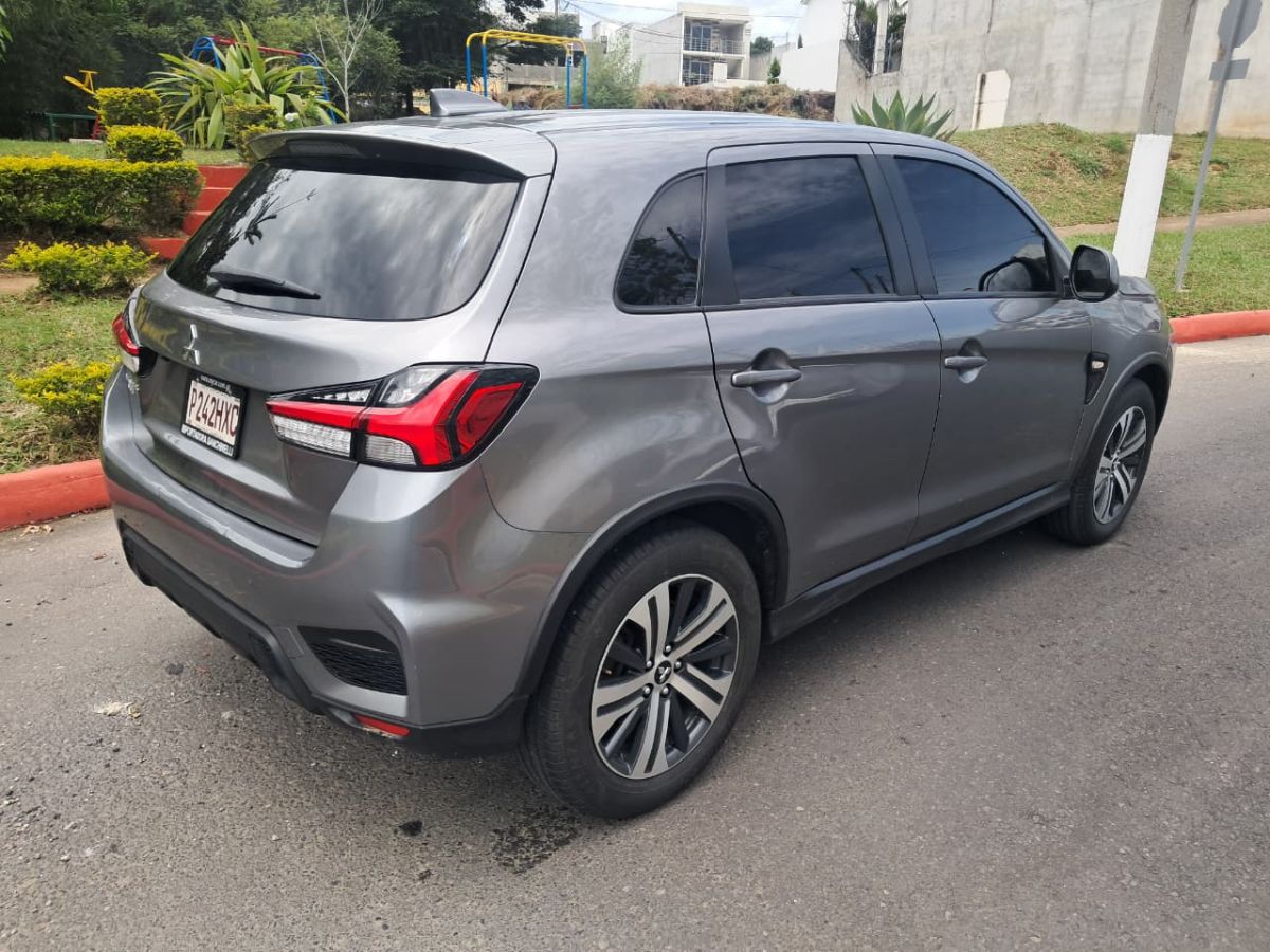 MITSUBISHI OUTLANDER SPORT - 2021                                        