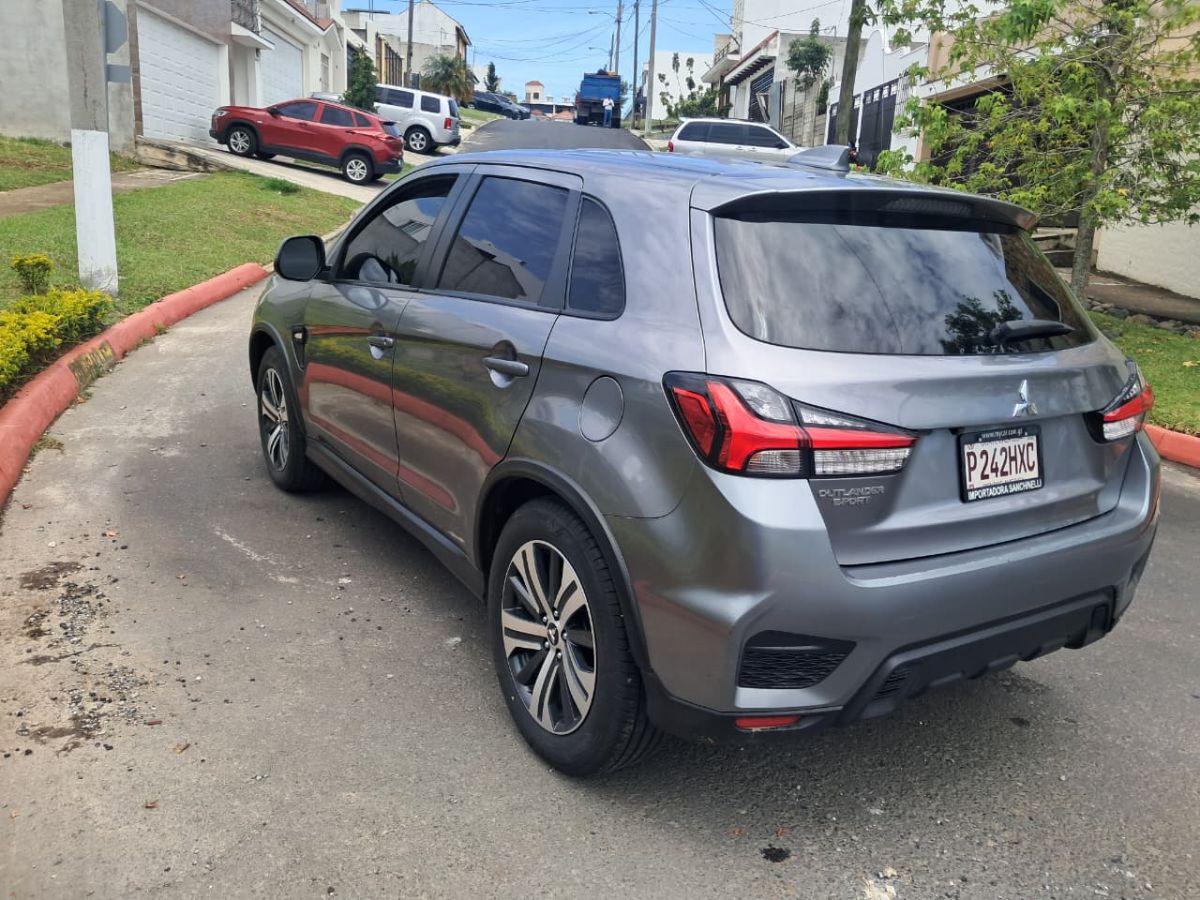 MITSUBISHI OUTLANDER SPORT - 2021                                        