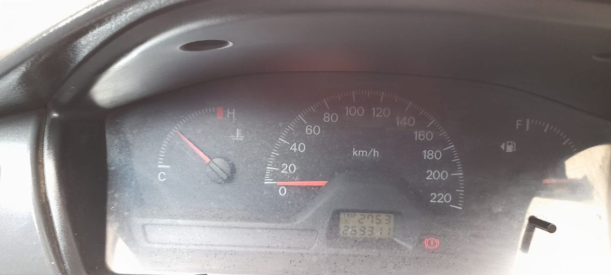 MITSUBISHI LANCER - 2004                                        