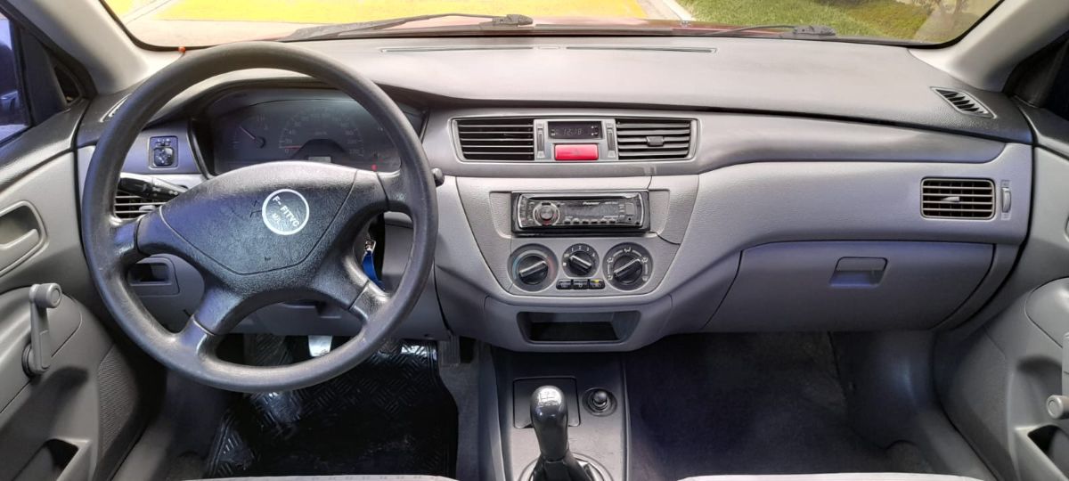 MITSUBISHI LANCER - 2004                                        