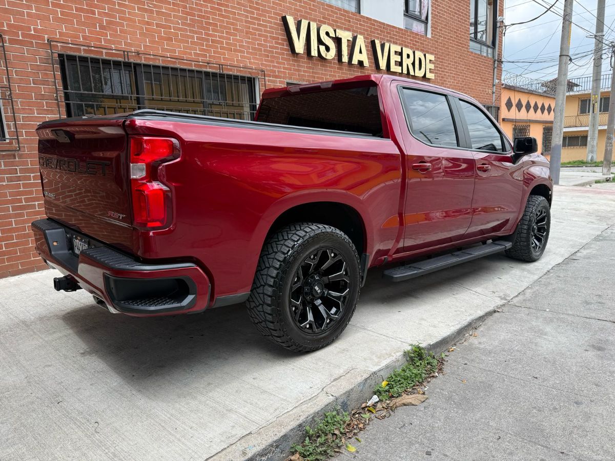 CHEVROLET SILVERADO - 2021                                        