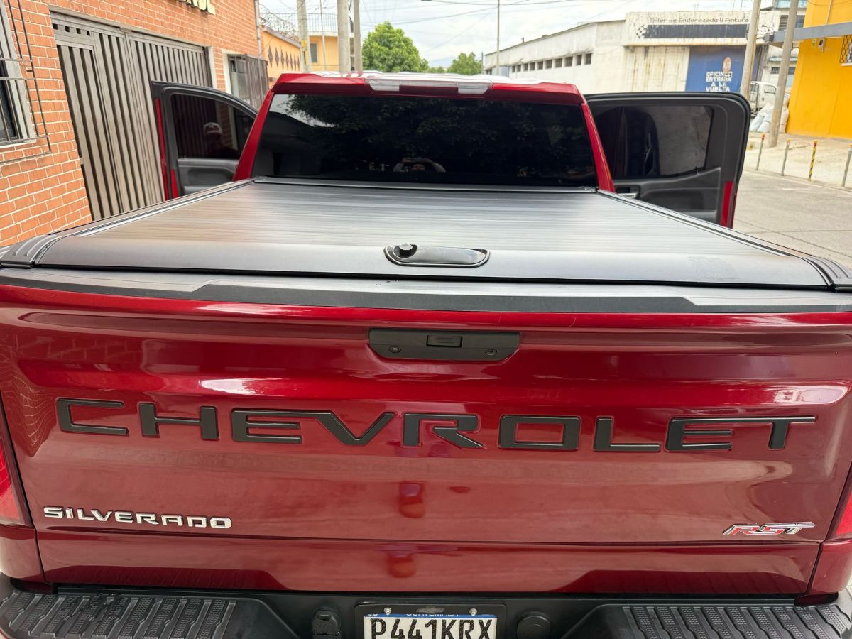 CHEVROLET SILVERADO - 2021                                        