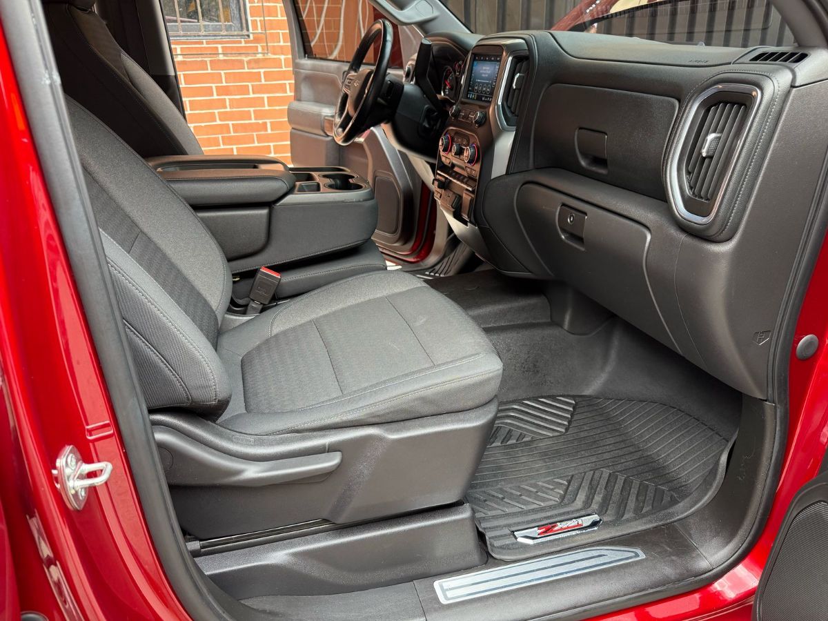 CHEVROLET SILVERADO - 2021                                        