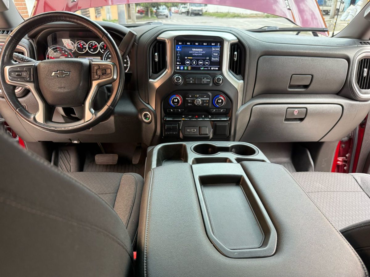 CHEVROLET SILVERADO - 2021                                        