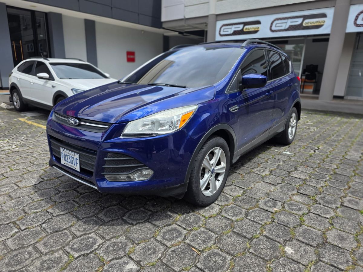 FORD ESCAPE - 2013                                        