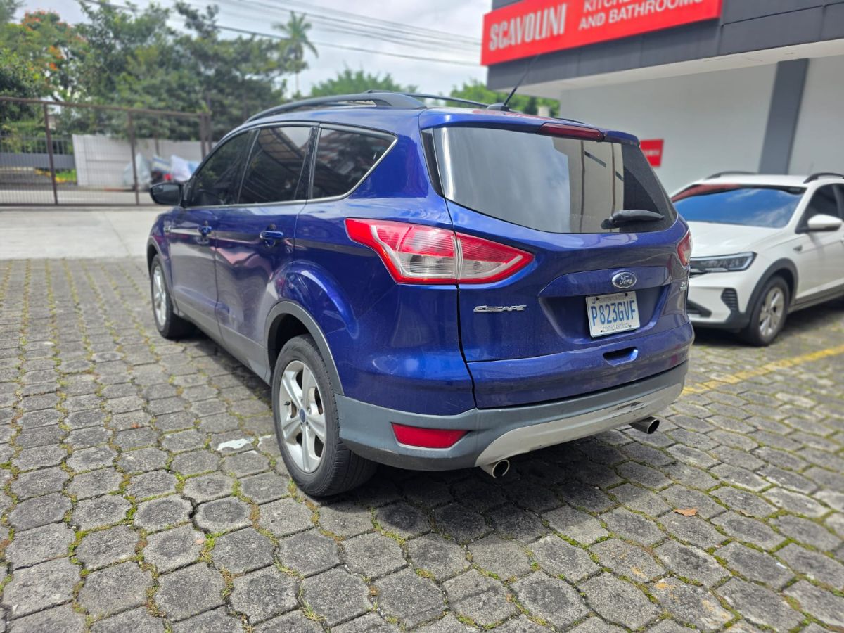 FORD ESCAPE - 2013                                        