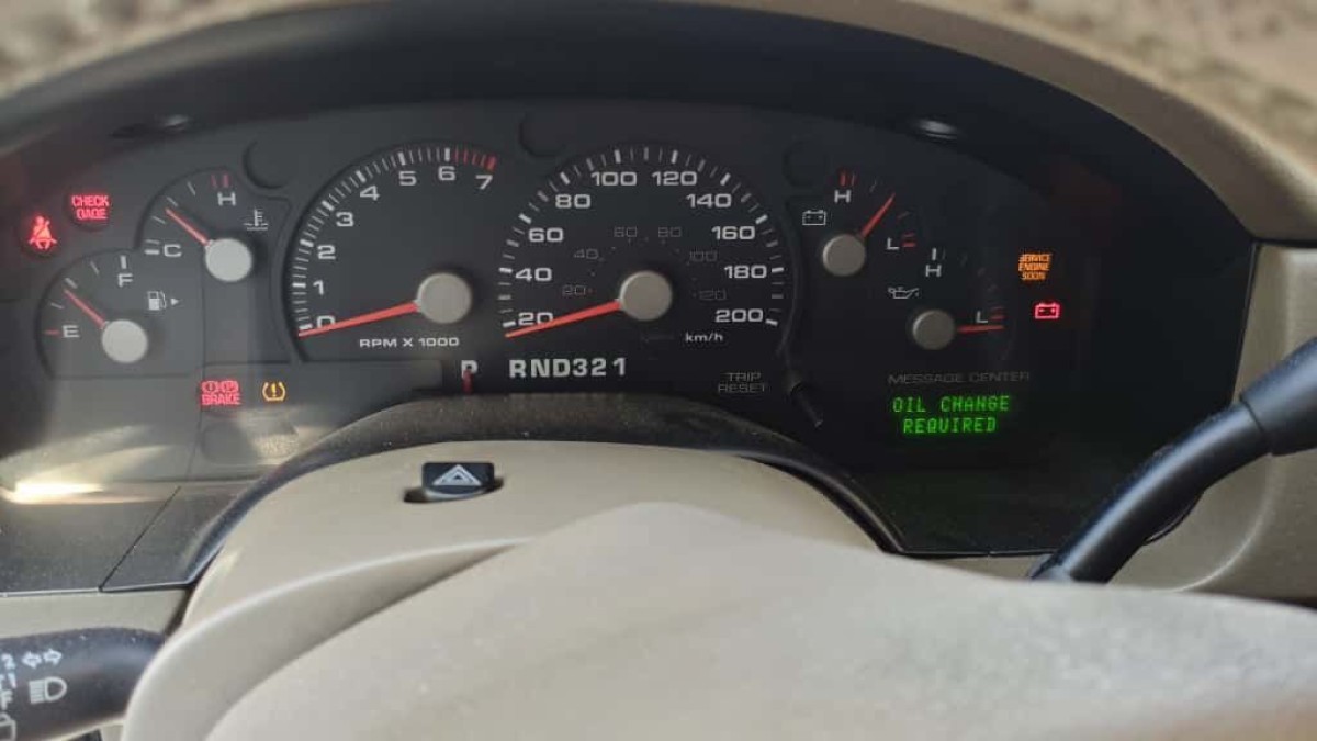 FORD EXPLORER - 2005                                        