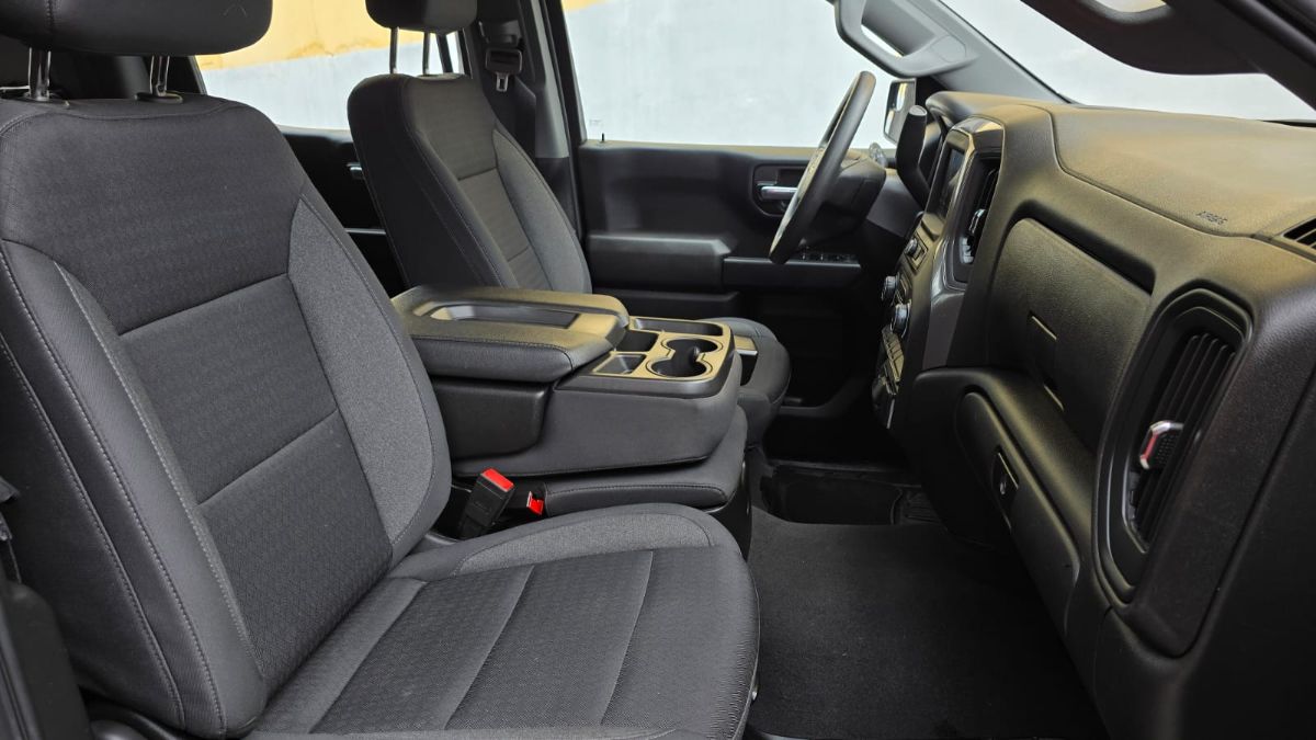 CHEVROLET SILVERADO - 2023                                        