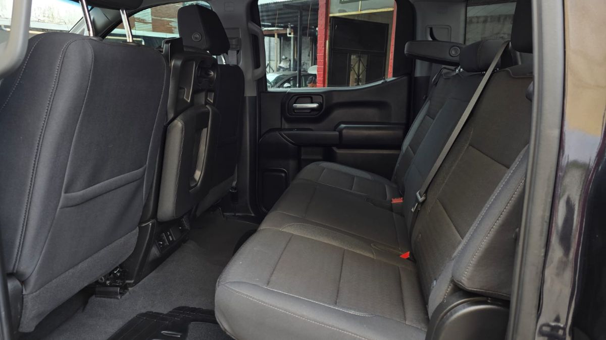 CHEVROLET SILVERADO - 2023                                        