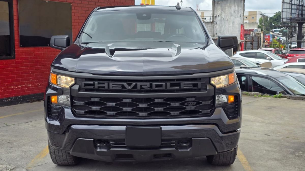 CHEVROLET SILVERADO - 2023                                        