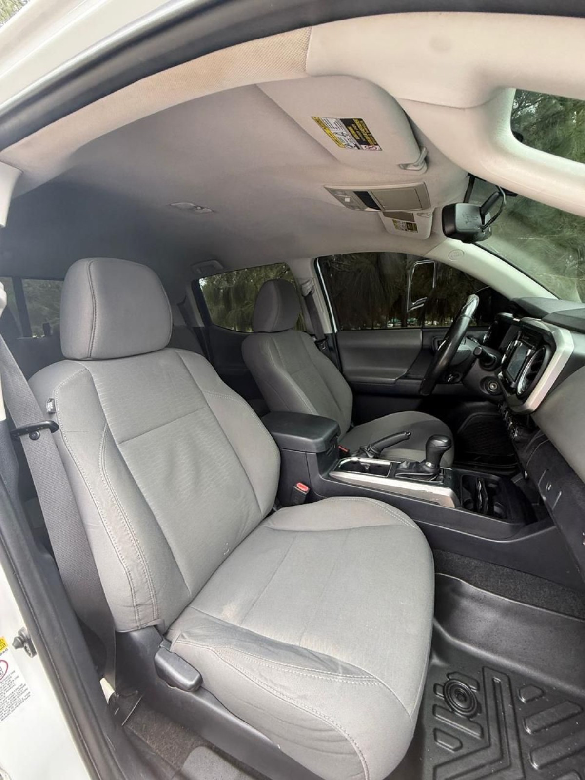 TOYOTA TACOMA - 2017                                        